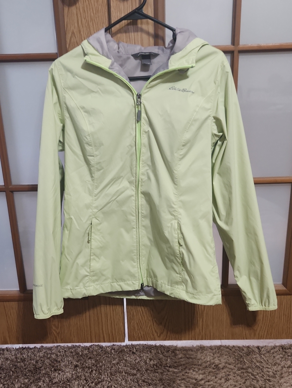 Eddie Bauer Women's Light Green Packable Rain Jacket Windbreaker Small